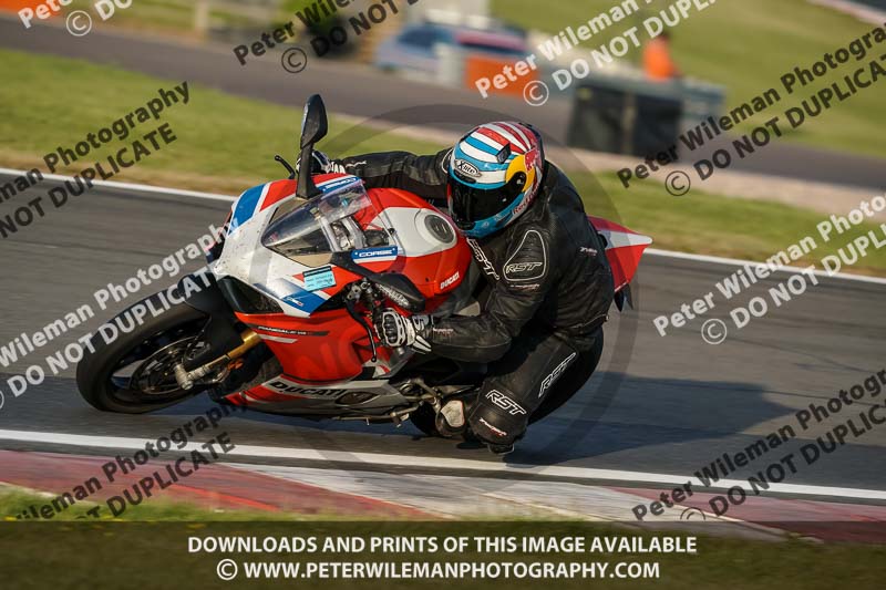 donington no limits trackday;donington park photographs;donington trackday photographs;no limits trackdays;peter wileman photography;trackday digital images;trackday photos